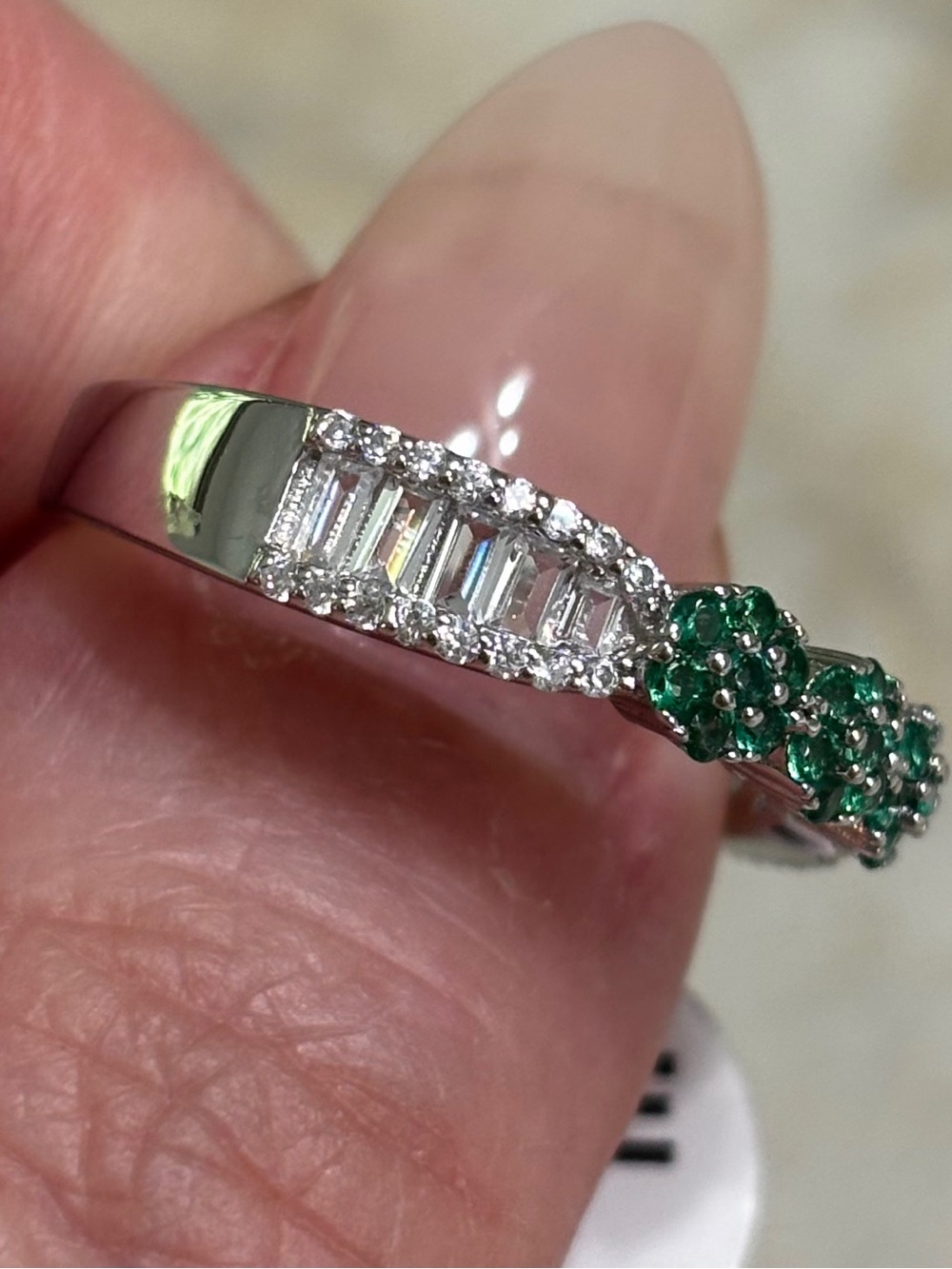 Stamped Sterling silver Emeralds and clear CZ stones Ring - Picture 4 of 6